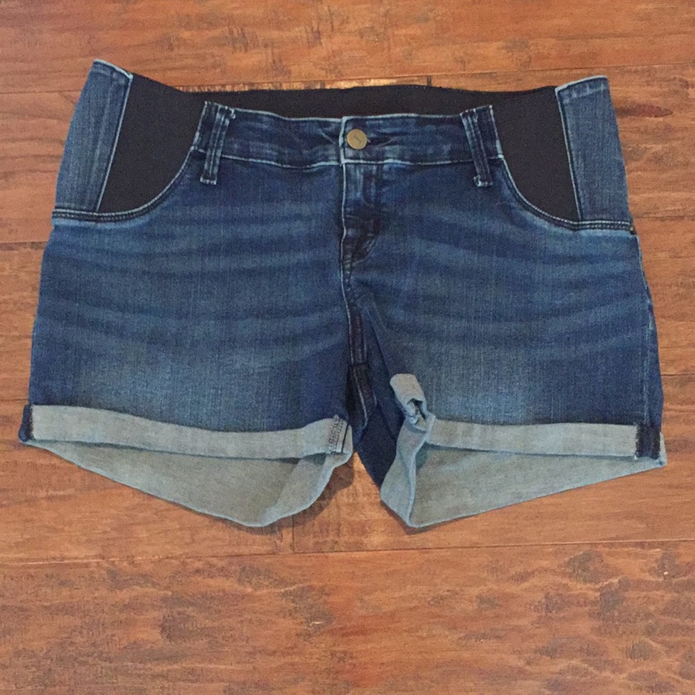 Maternity shorts